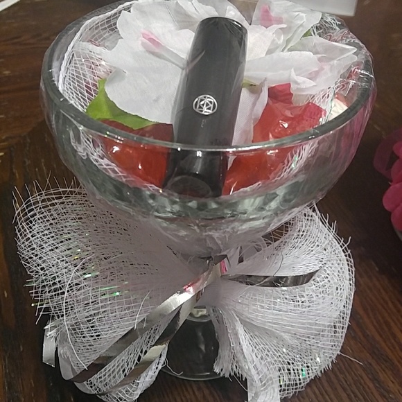 Mary Kay - Picture 2 of 2